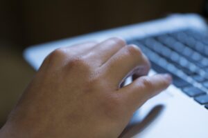 復職した保育士がICTを苦手克服するための方法は？
